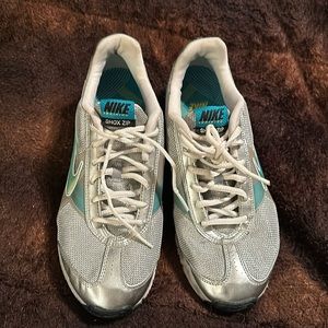 Nike training shox zip size 10 like new
